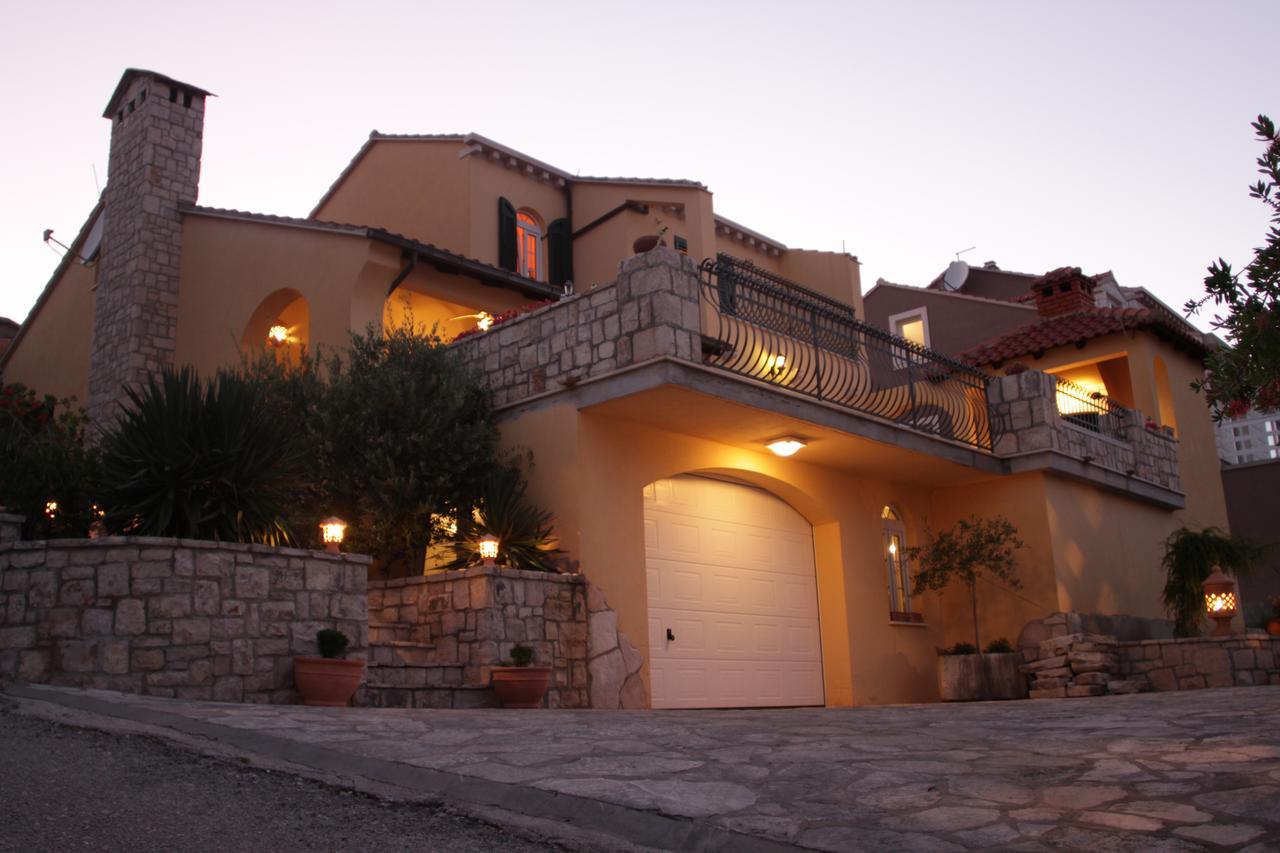 House 4 You Lumbarda Exterior foto